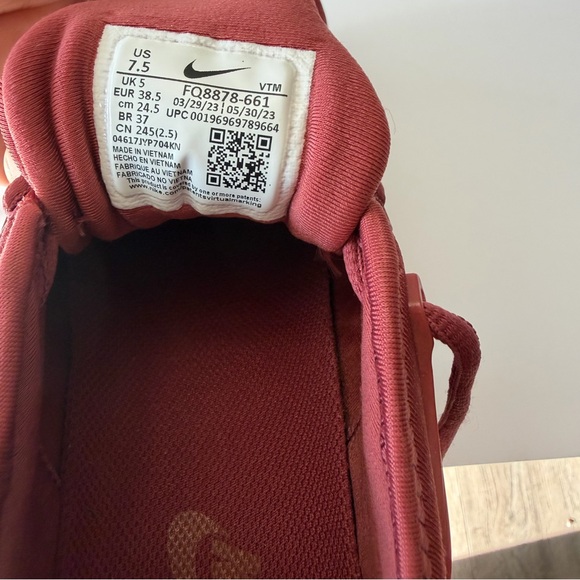 Nike VaporMax Plus Sneakers - Burgundy/Maroon Size 7.5 women’s - Picture 4 of 8